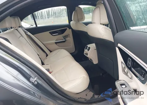 2025 Mercedes-Benz C 300 z USA, uszkodzony, nr VIN W1KAF4HB1SR252859